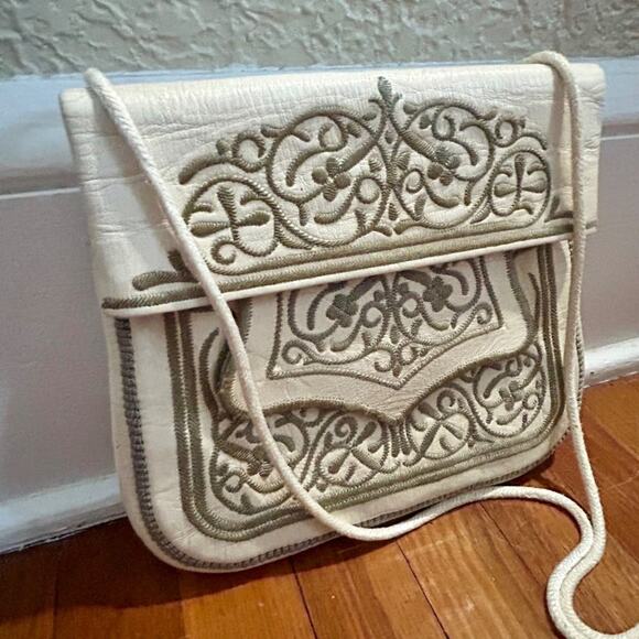 Vintage Beige Moroccan Handmade Berber Purse. Vintage Leather Embroidered Bag - Picture 3 of 16